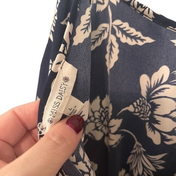🔹5/$25🔹 Miss Daisy Blue and White Floral Spaghetti Strap Dress. Size Large - Picture 2 of 10